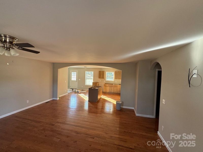 Spacious, unfurnished interior of a new home in , Granite Falls (Image 18).