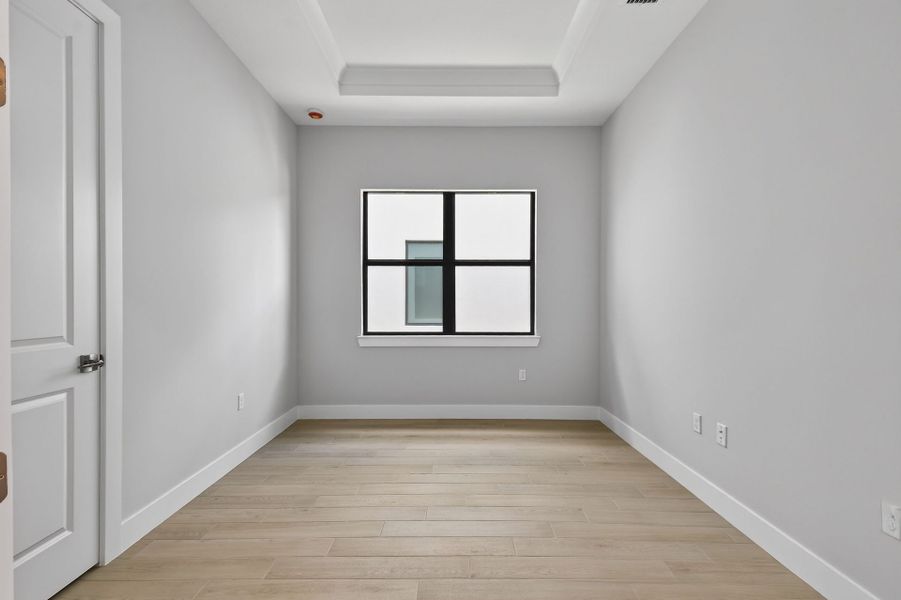 Spacious, unfurnished interior of a new home in Greyhawk Landing, Lake Worth (Image 41).