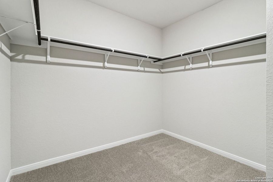 Spacious, unfurnished interior of a new home in Arcadia Ridge - Premier Series, San Antonio (Image 15).