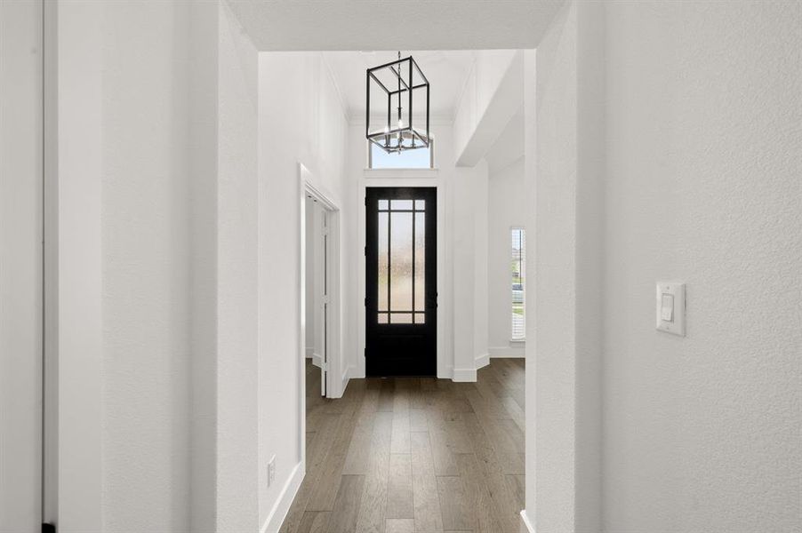 Spacious, unfurnished interior of a new home in Llano Springs, Fort Worth (Image 15).