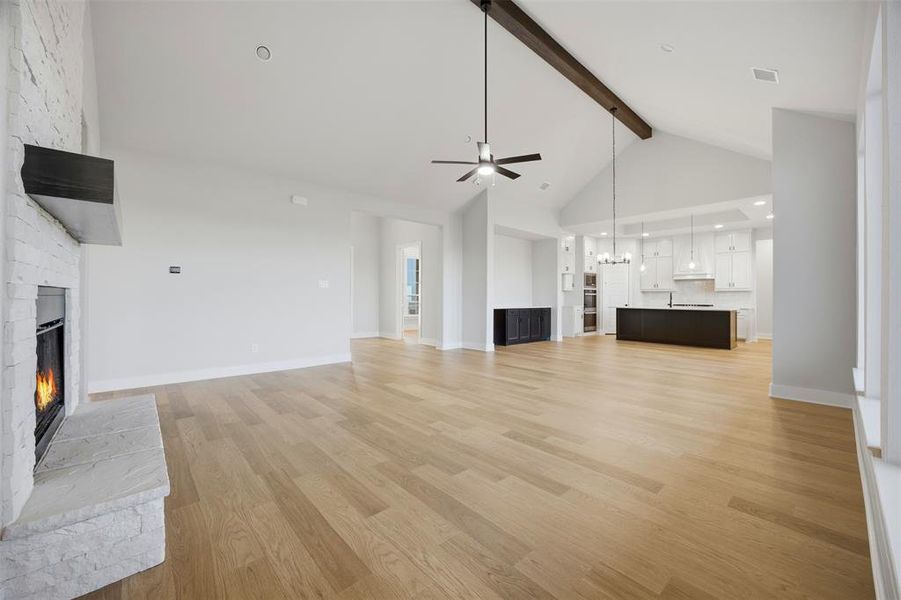 Spacious, unfurnished interior of a new home in Waterfall Ranch - 1 Acre Lots, Waxahachie (Image 20). Spacious, unfurnished interior of a new home in Waterfall Ranch - 1 Acre Lots, Waxahachie (Image 20).