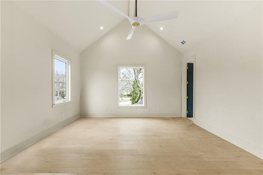Spacious, unfurnished interior of a new home in , Atlanta (Image 29).