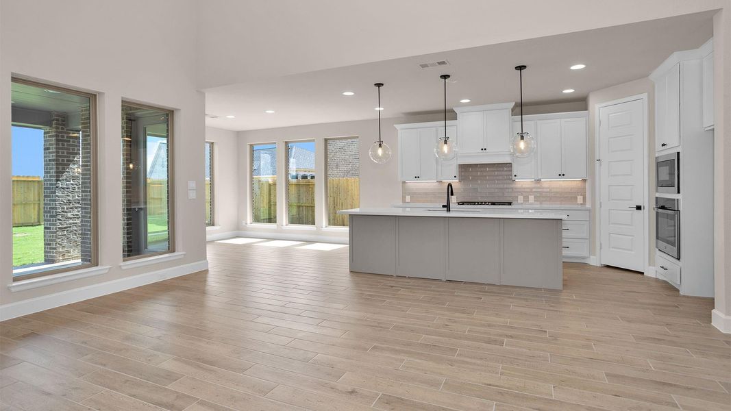 Spacious, unfurnished interior of a new home in Cross Creek West 55', Fulshear (Image 8). Spacious, unfurnished interior of a new home in Cross Creek West 55', Fulshear (Image 8).