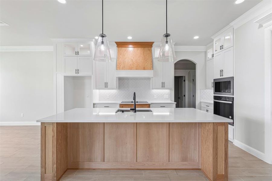 Furnished interior view inside a new home in Pecan Plantation, Granbury (Image 9).