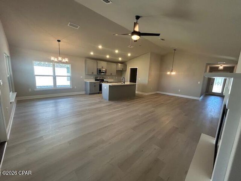 Spacious, unfurnished interior of a new home in College Station, Panama City (Image 4). Spacious, unfurnished interior of a new home in College Station, Panama City (Image 4).