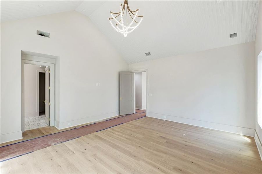 Spacious, unfurnished interior of a new home in , Atlanta (Image 11).