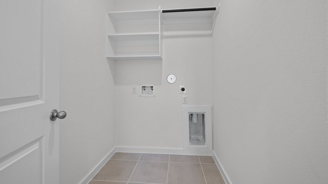 Furnished interior view inside a new home in Cielo, Conroe (Image 6).