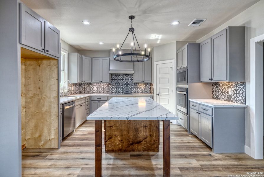 Furnished interior view inside a new home in , Uvalde (Image 8).
