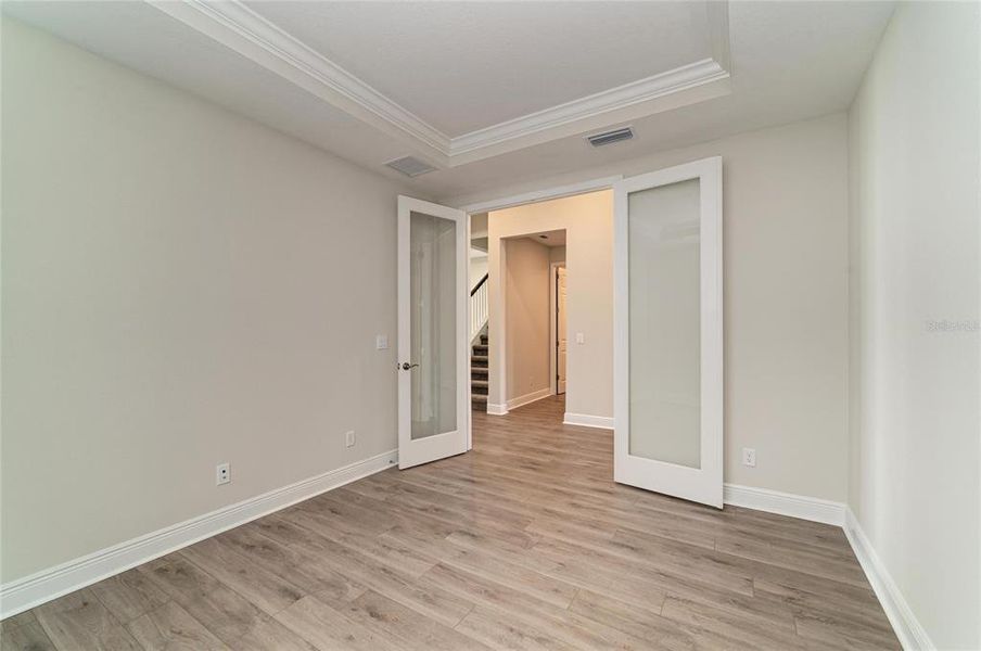 Spacious, unfurnished interior of a new home in Pasadena Woods, Wesley Chapel (Image 27).