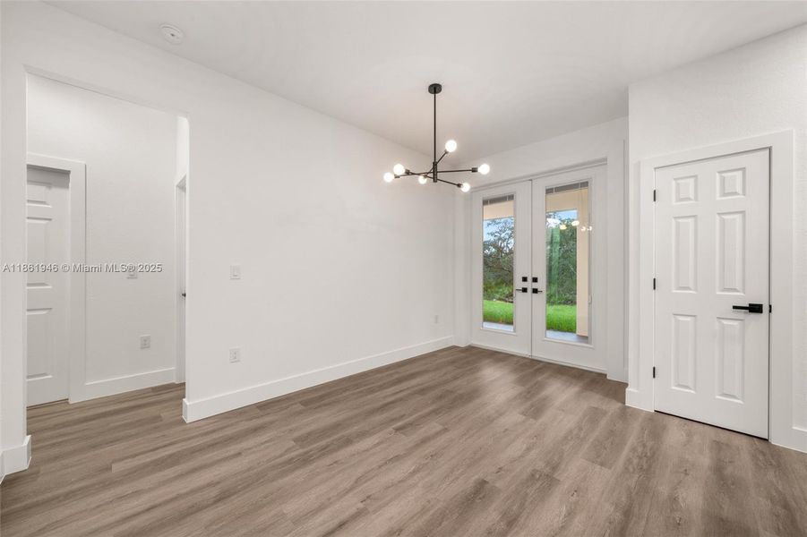 Spacious, unfurnished interior of a new home in , Sebring (Image 21).