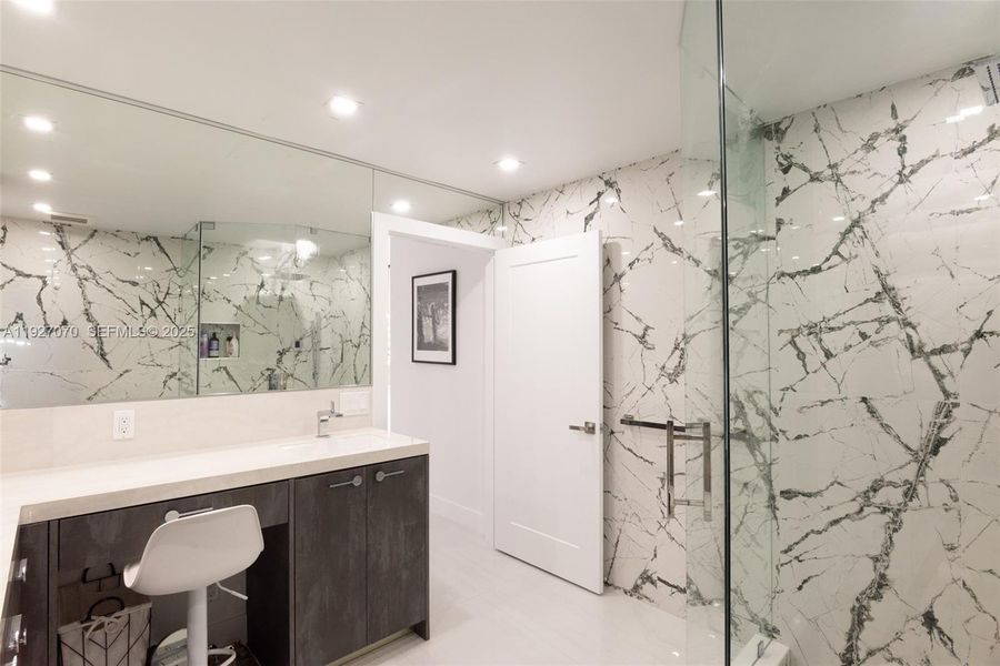 Master En Suite Master En Suite