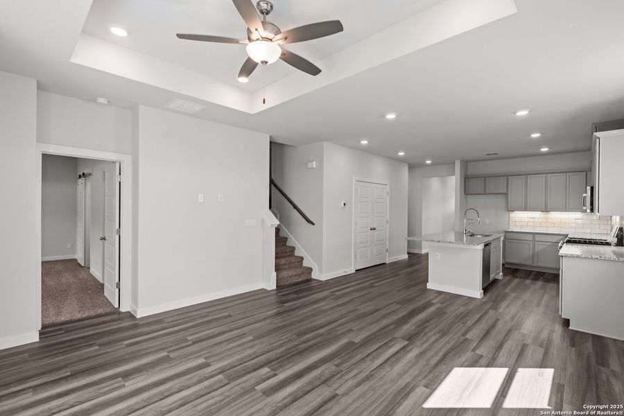 Spacious, unfurnished interior of a new home in The Meadows at Hunters Ranch, San Antonio (Image 14).
