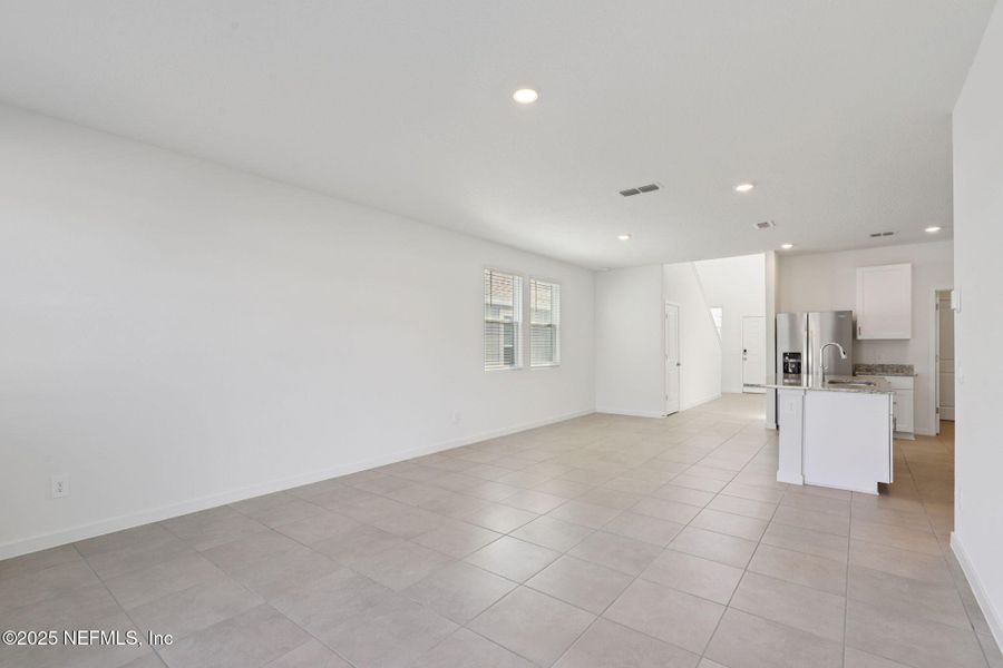 Spacious, unfurnished interior of a new home in Kings Preserve, Jacksonville (Image 36).