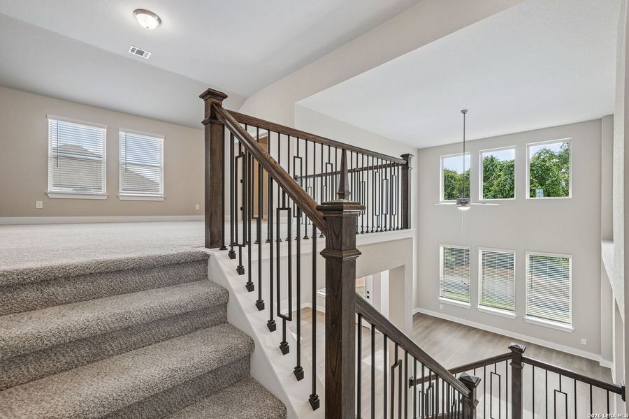 Spacious, unfurnished interior of a new home in Fox Falls, Boerne (Image 32).