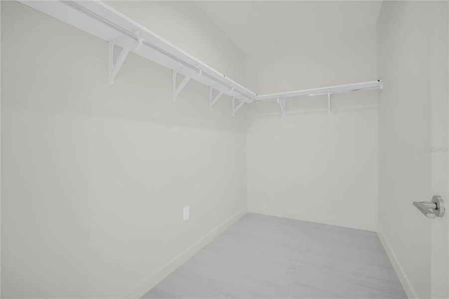 Spacious, unfurnished interior of a new home in , St. Petersburg (Image 25).