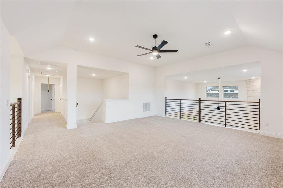 Spacious, unfurnished interior of a new home in Terracina, Rockwall (Image 28).