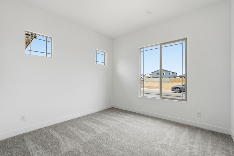 Spacious, unfurnished interior of a new home in Aloravita South, Peoria (Image 29).