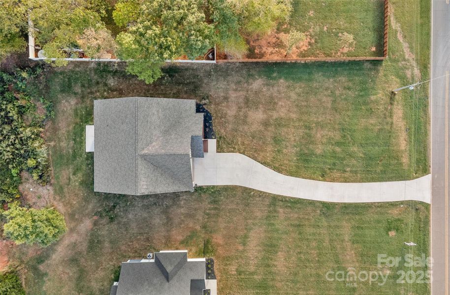 Image 36 of a home in .