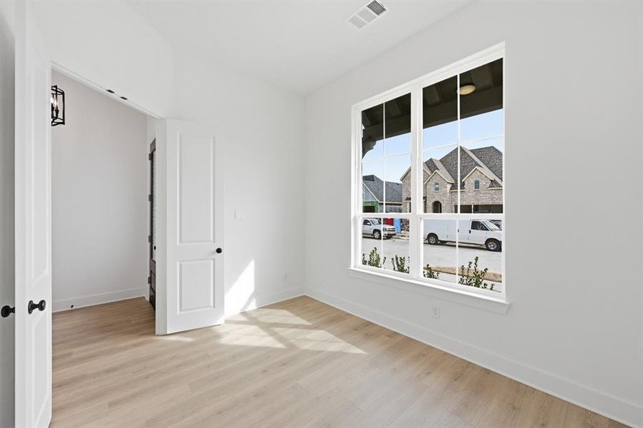 Spacious, unfurnished interior of a new home in Goodland, Venus (Image 21). Spacious, unfurnished interior of a new home in Goodland, Venus (Image 21).
