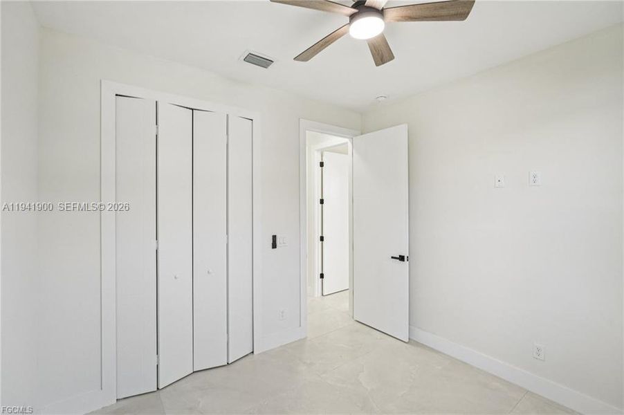 Spacious, unfurnished interior of a new home in , Cape Coral (Image 36).