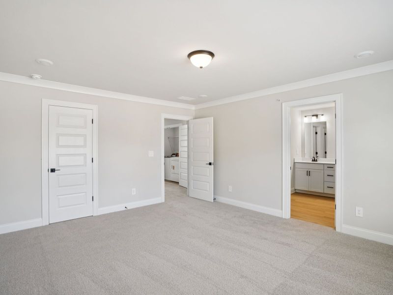 Spacious, unfurnished interior of a new home in Martin Springs - Highland Series, Lawrenceville (Image 15).