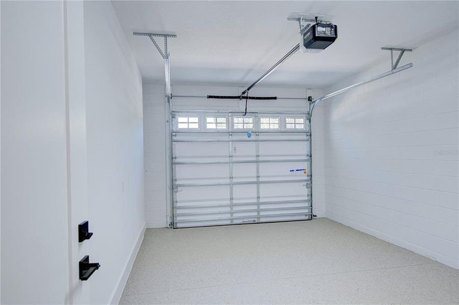 Spacious, unfurnished interior of a new home in , Mount Dora (Image 40).