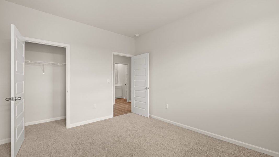 Spacious, unfurnished interior of a new home in Kingston Ranch at Lake Oconee, Buckhead (Image 24).