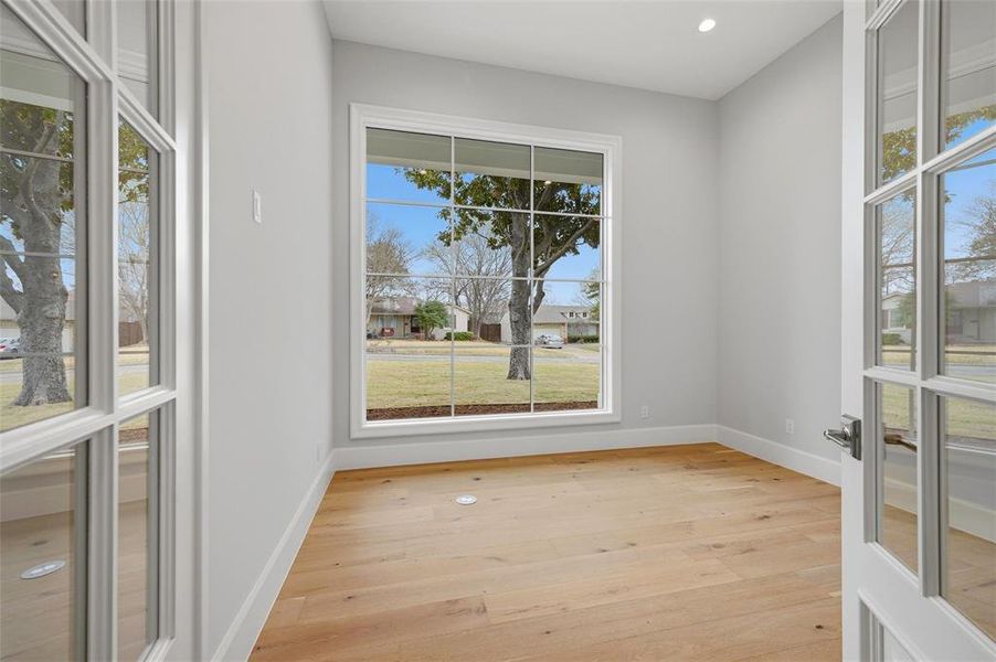 Spacious, unfurnished interior of a new home in , Dallas (Image 33).