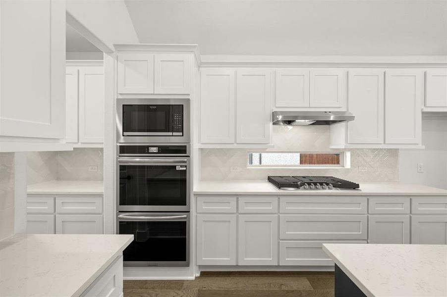 Furnished interior view inside a new home in Llano Springs, Fort Worth (Image 10).