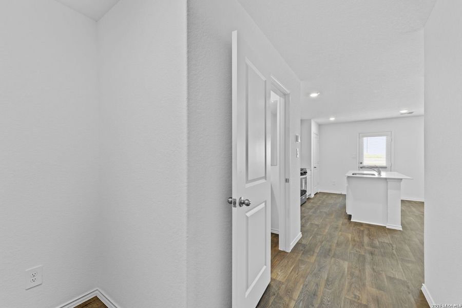 Spacious, unfurnished interior of a new home in Preserve at Medina, Von Ormy (Image 27).