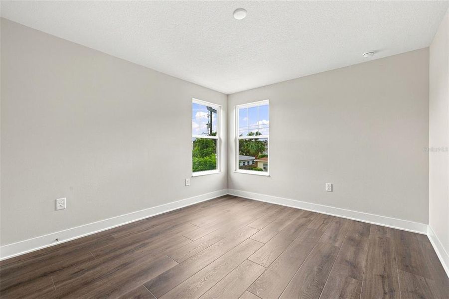 Spacious, unfurnished interior of a new home in , St. Petersburg (Image 35).