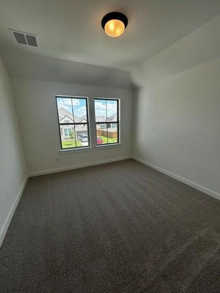Spacious, unfurnished interior of a new home in Parmer Ranch, Georgetown (Image 18).