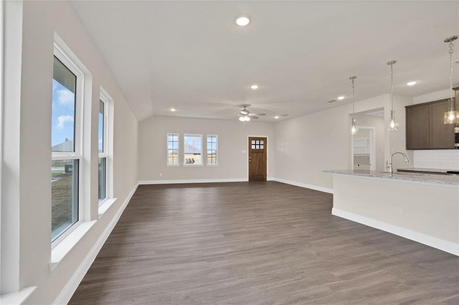 photos are for reference only actual home may vary. photos are for reference only actual home may vary.