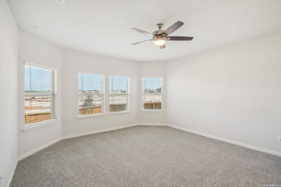 Spacious, unfurnished interior of a new home in Arcadia Ridge - Premier Series, San Antonio (Image 15).