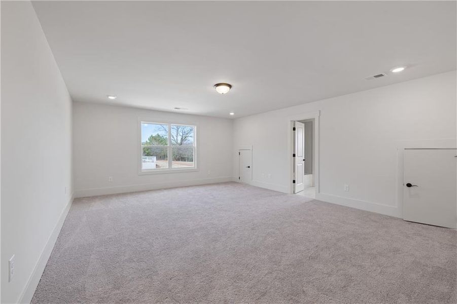 Spacious, unfurnished interior of a new home in , Hoschton (Image 21).