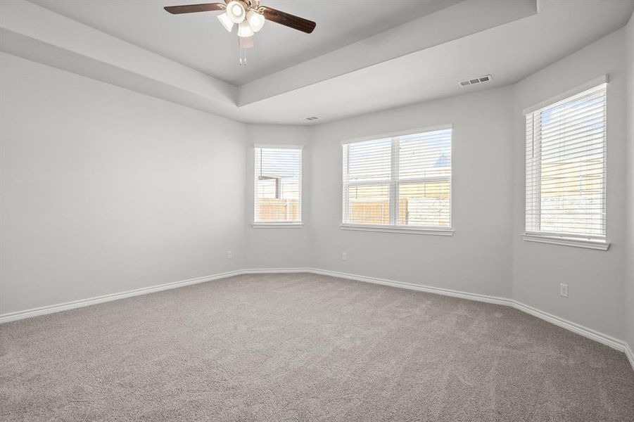 Spacious, unfurnished interior of a new home in Retreat at Fossil Creek, Fort Worth (Image 9). Spacious, unfurnished interior of a new home in Retreat at Fossil Creek, Fort Worth (Image 9).