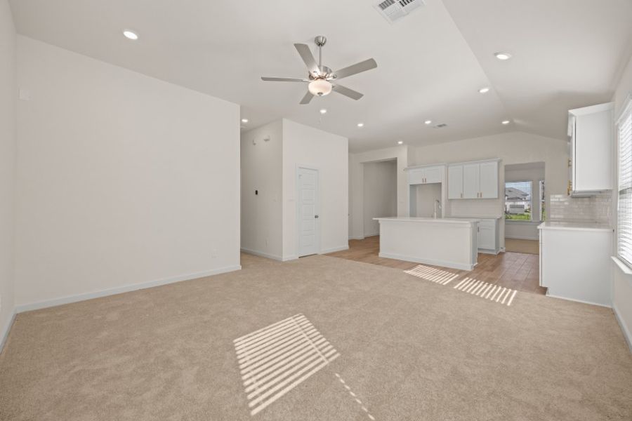Spacious, unfurnished interior of a new home in Ashland, Houston (Image 16).