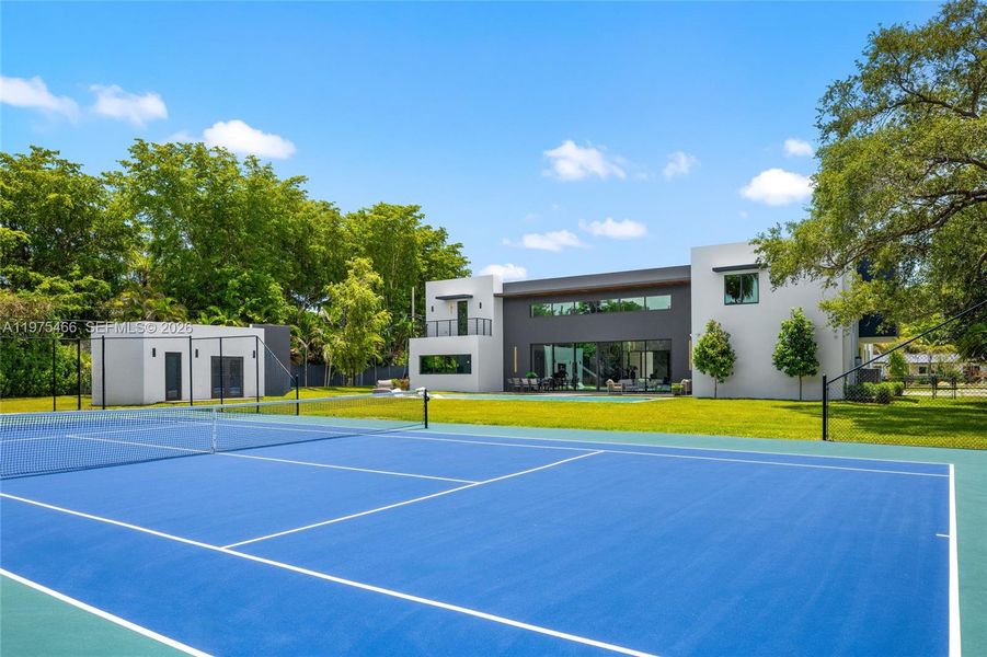 Community amenities in , Pinecrest (Image 75).