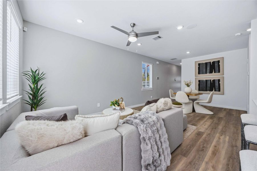 Furnished interior view inside a new home in Highland Court, Houston (Image 6).