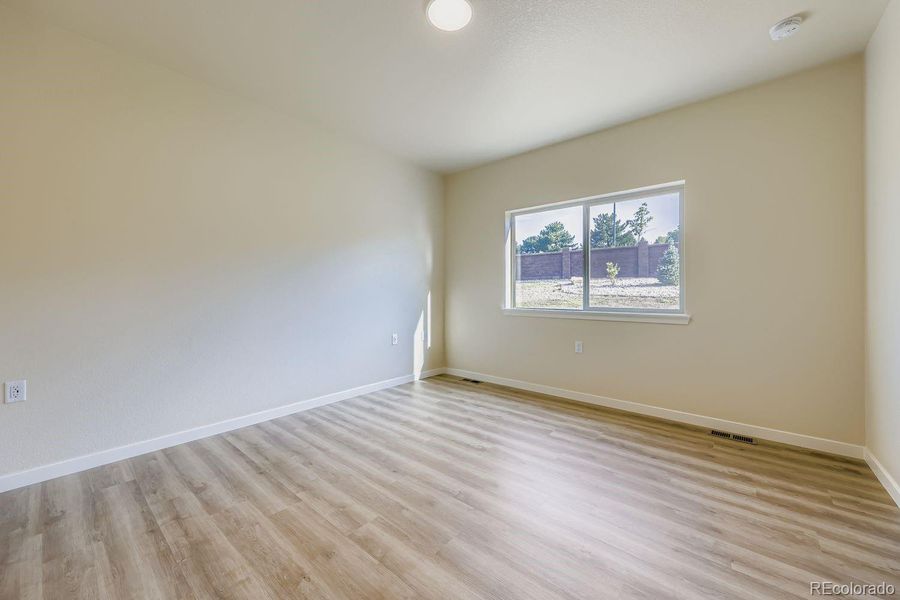 Spacious, unfurnished interior of a new home in , Westminster (Image 37).