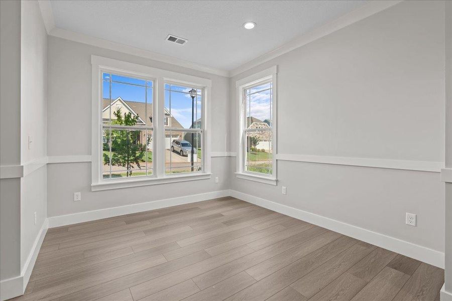Spacious, unfurnished interior of a new home in Lakeside at Blue Ridge Plantation, Taylors (Image 19).