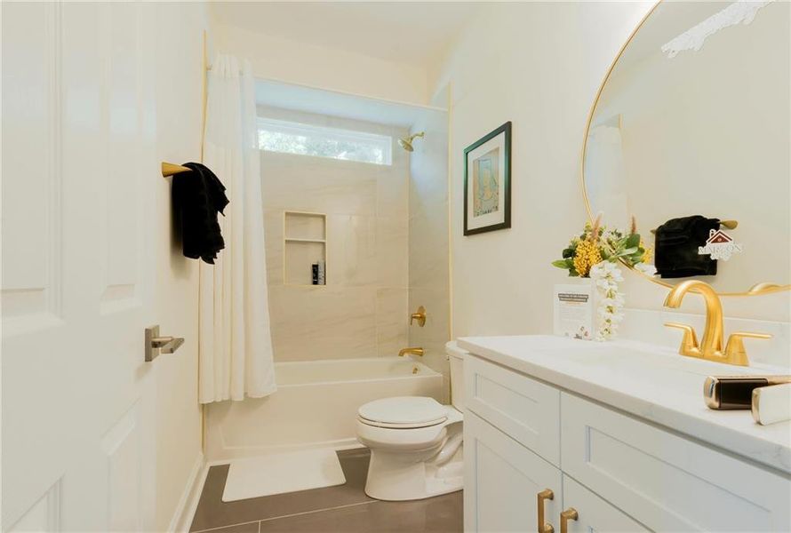 Furnished interior view inside a new home in , Atlanta (Image 13).