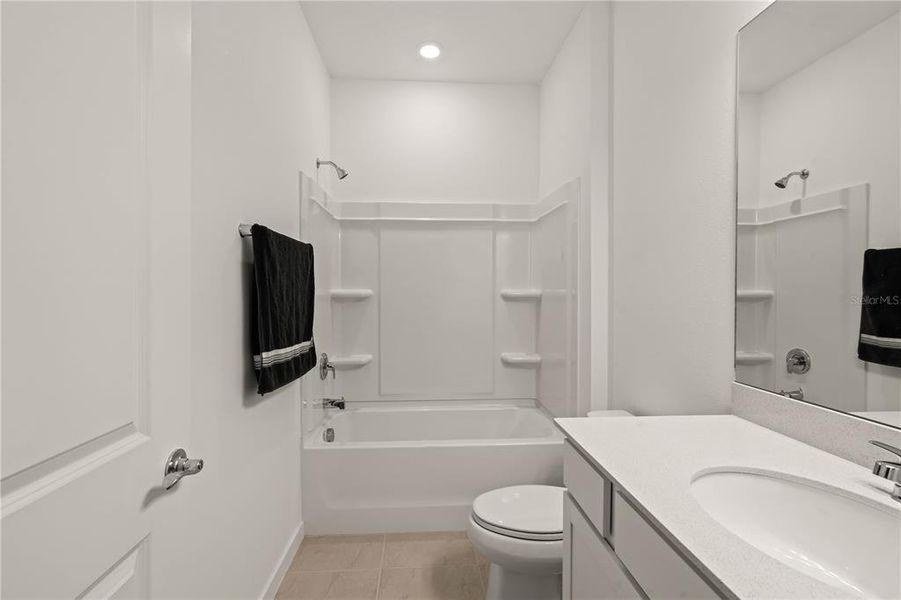 Furnished interior view inside a new home in Evergreen, Thonotosassa (Image 9).