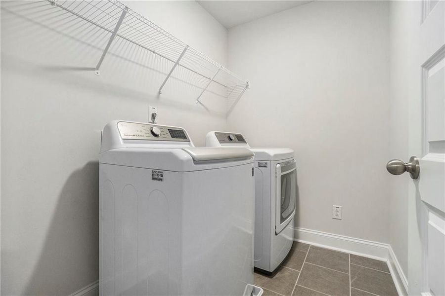Furnished interior view inside a new home in Paces Estates, Lithia Springs (Image 9). Furnished interior view inside a new home in Paces Estates, Lithia Springs (Image 9).