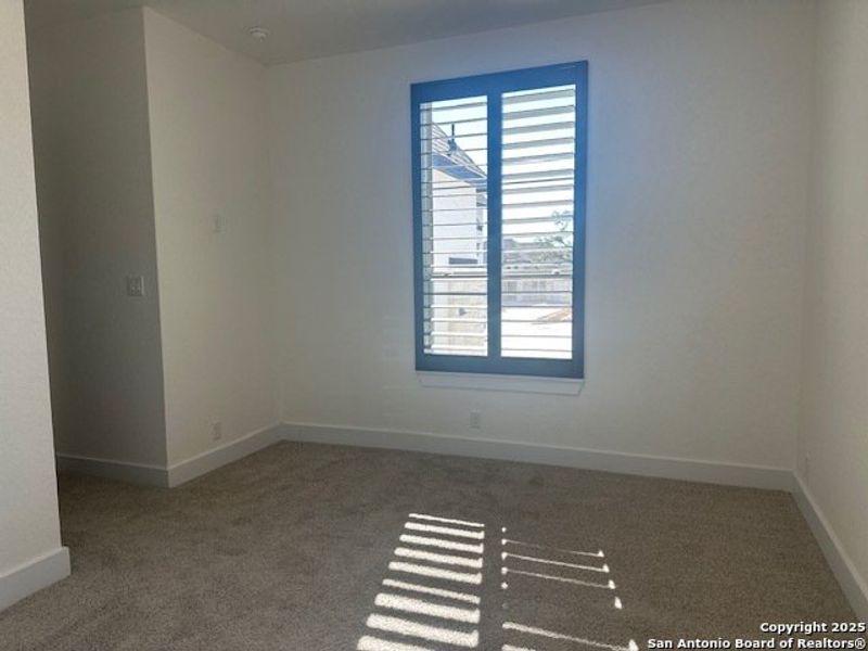 Spacious, unfurnished interior of a new home in Heimer Estates at Garden Ridge, San Antonio (Image 23).