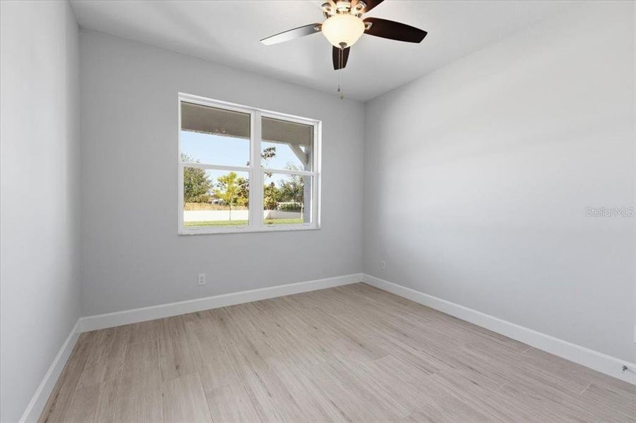 Spacious, unfurnished interior of a new home in , Sarasota (Image 23).