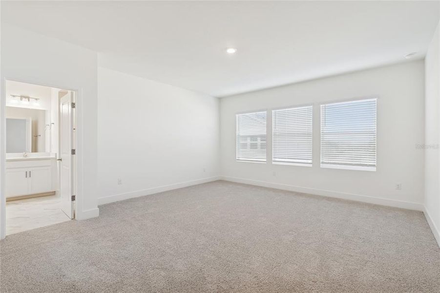 Spacious, unfurnished interior of a new home in North River Ranch – Townhomes, Parrish (Image 20).