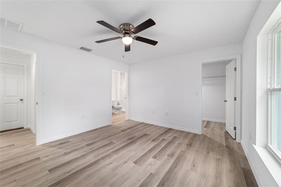 Spacious, unfurnished interior of a new home in , Dunnellon (Image 80).