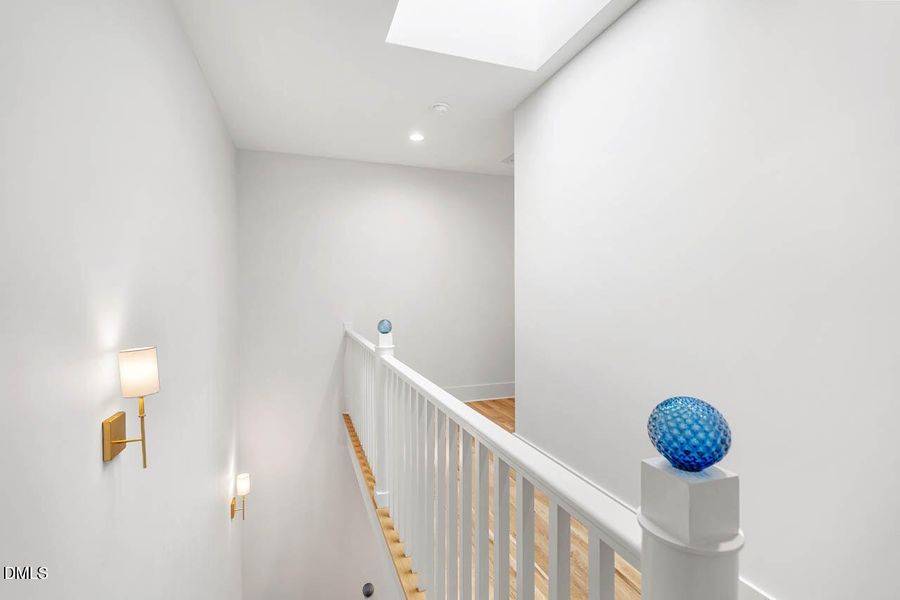 2044355995524827465-60