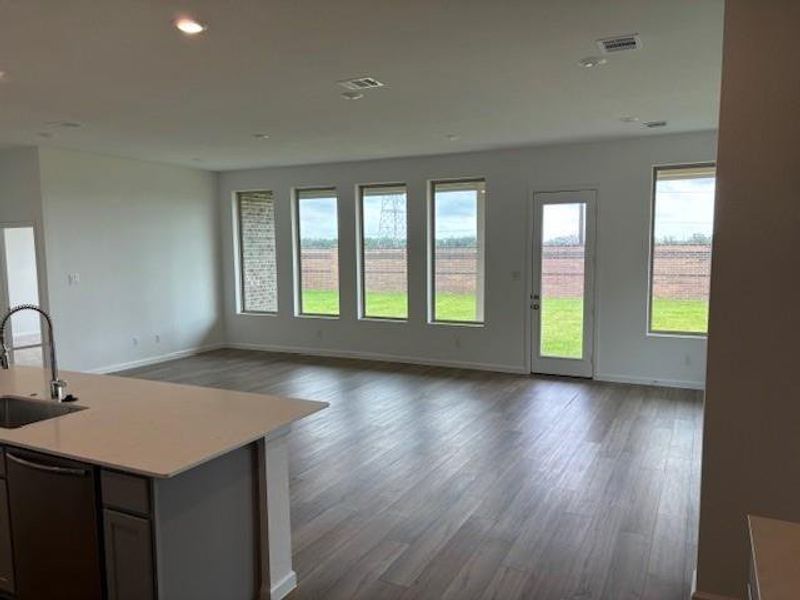 *Not actual home, pictures representative of same floor plan*